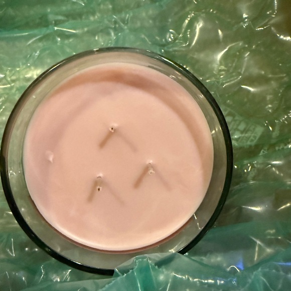 Sueded Sandalwood Scented Candle - Brown - Picture 4 of 4